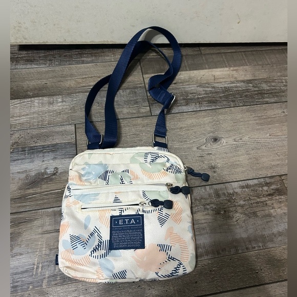 E.T.A. Rosetti Travel Purse Pouch Crossbody Secure Passport IDs Cellphone Cards - Picture 3 of 6